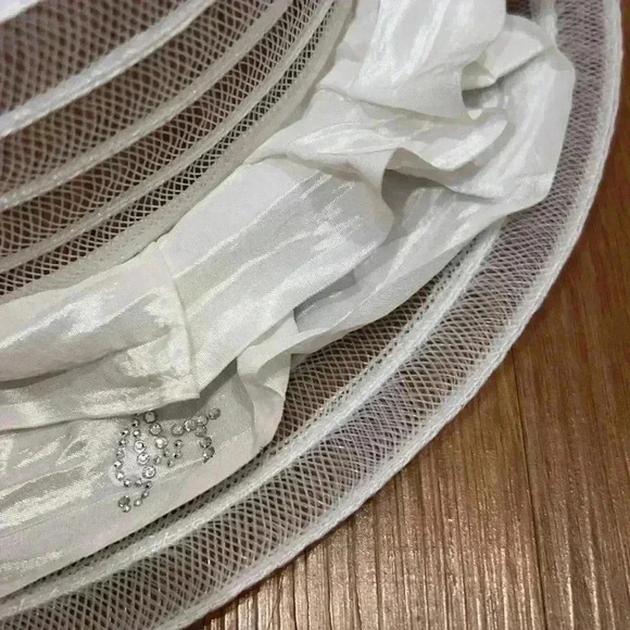 Il Trenino Ruffled Hat - Picture 2 of 8